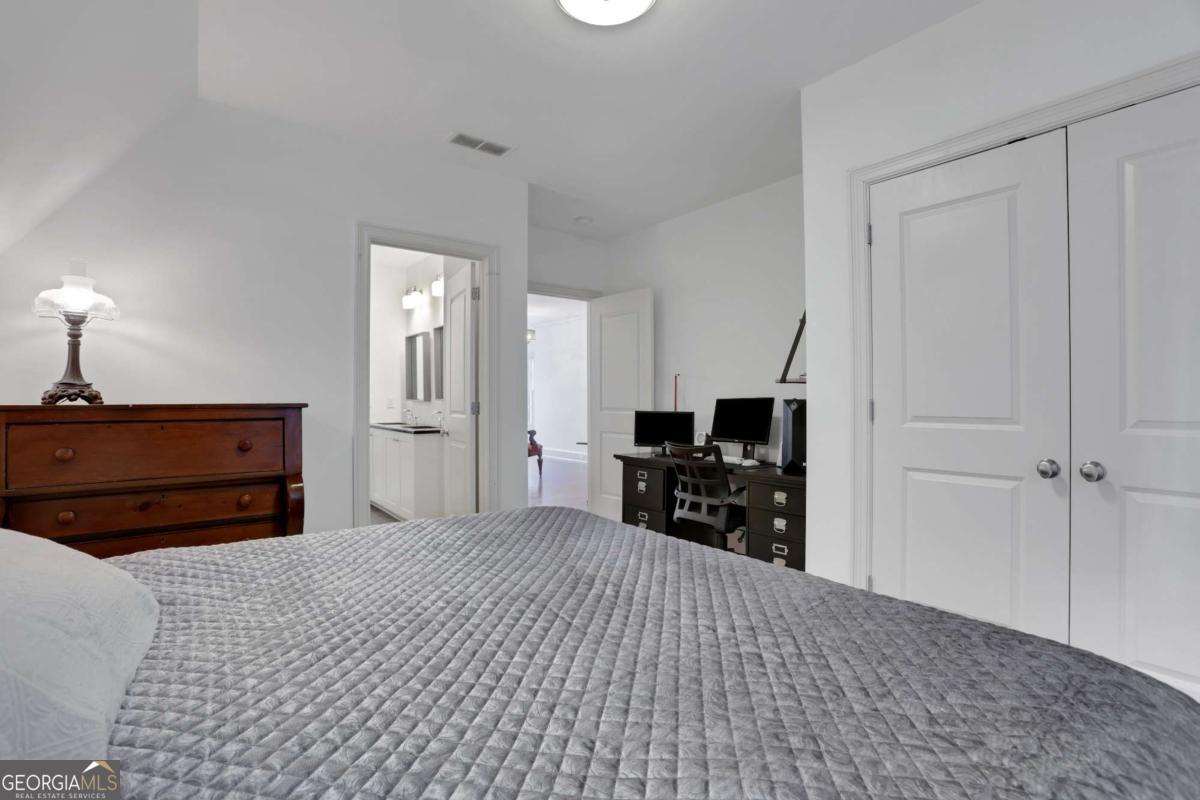 The Oaks at Mill Pond - Residential