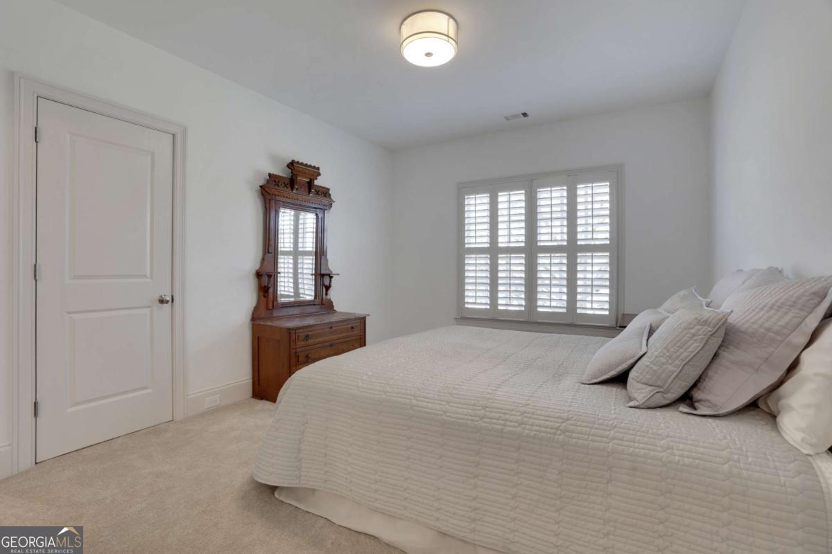 The Oaks at Mill Pond - Residential