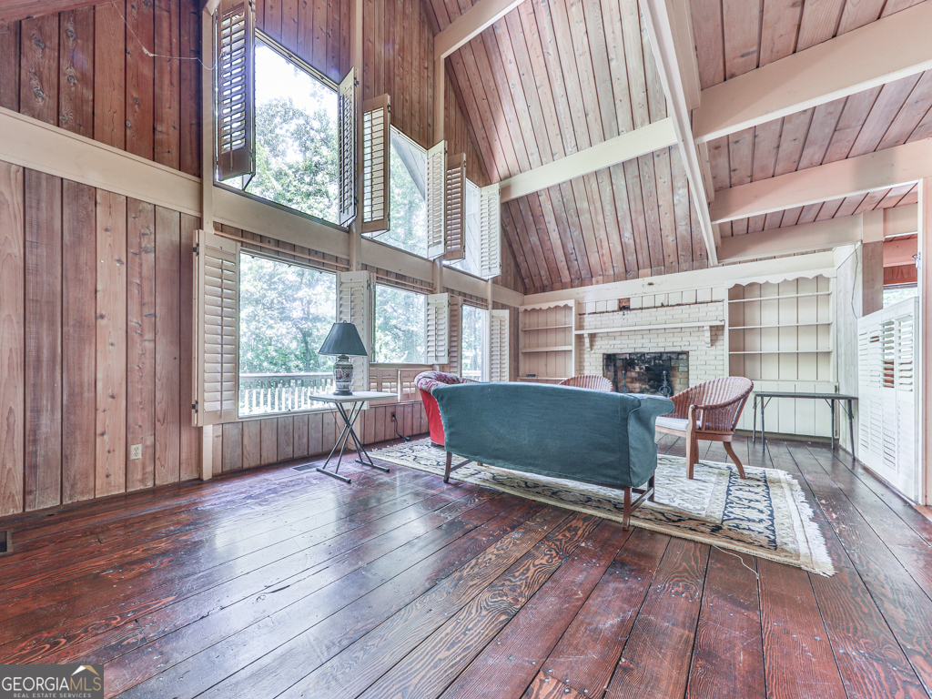 2351 Honeysuckle LN SE