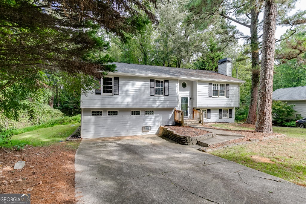 Photo of 6211 Laurel Wood Trail, Flowery Branch, GA 30542 (MLS # 10857673)