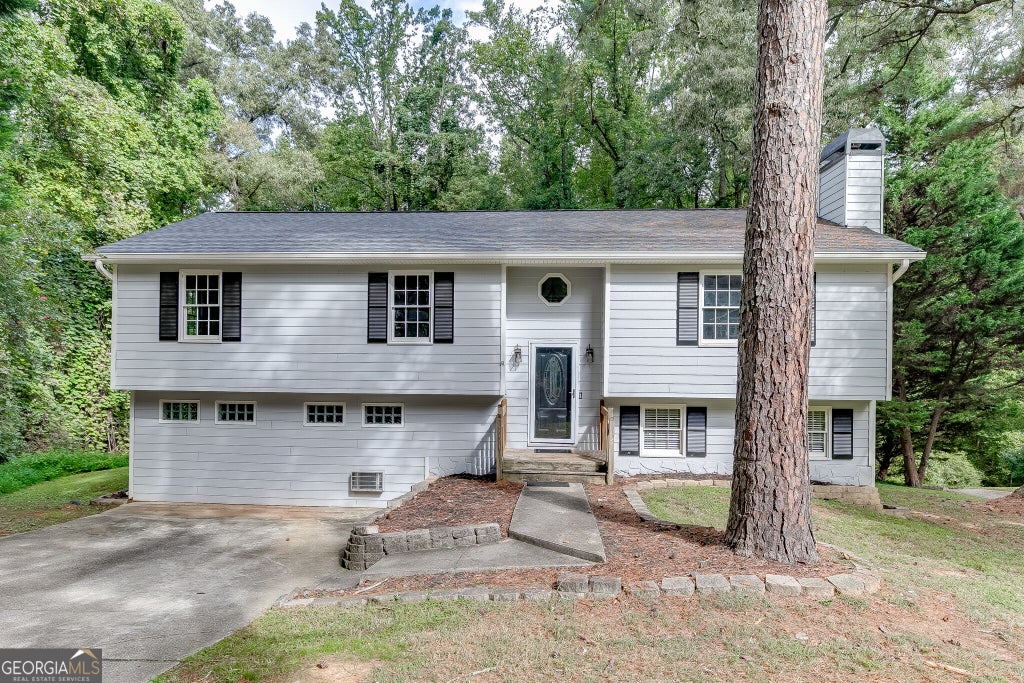 Photo of 6211 Laurel Wood Trail, Flowery Branch, GA 30542 (MLS # 10857673)