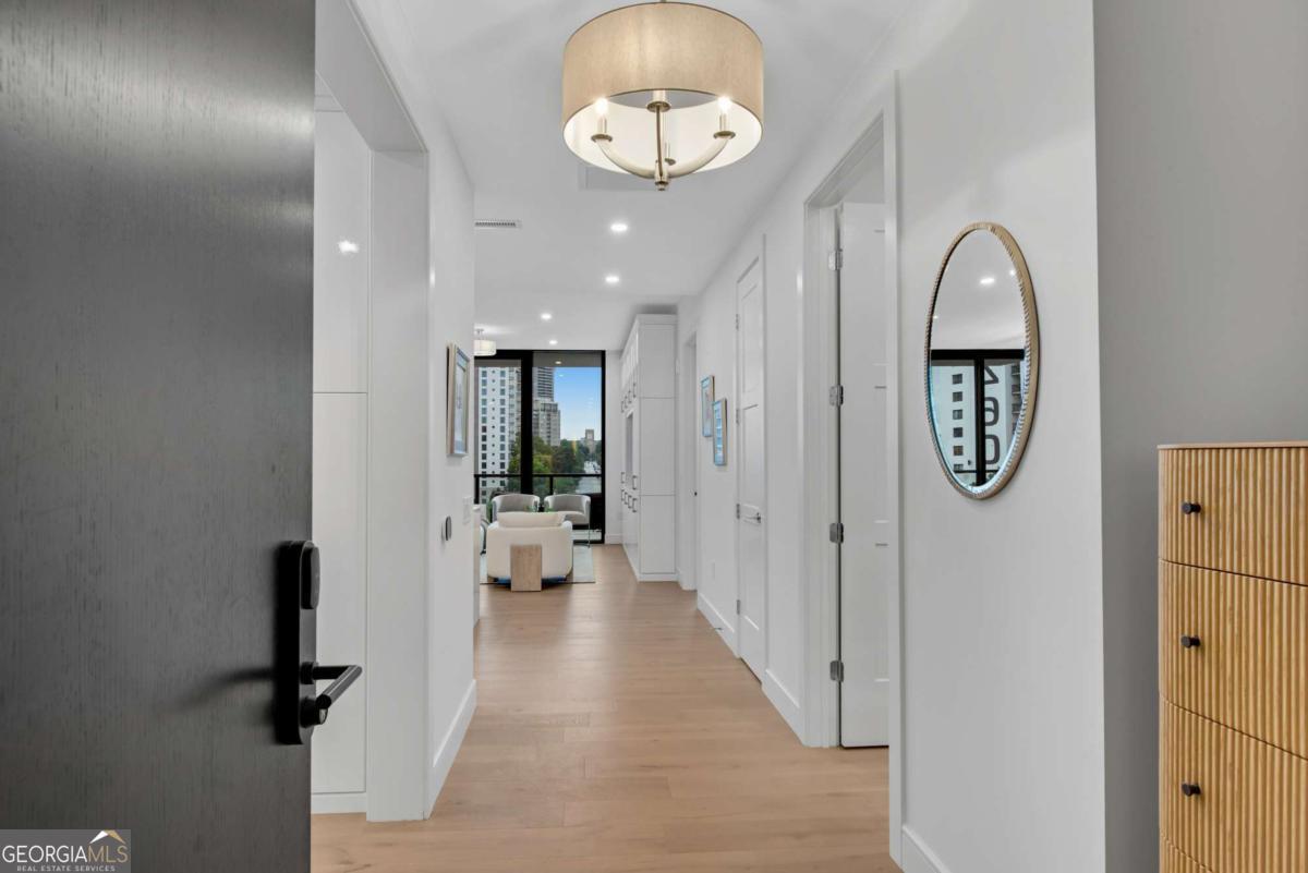 2425 Peachtree RD NE 902