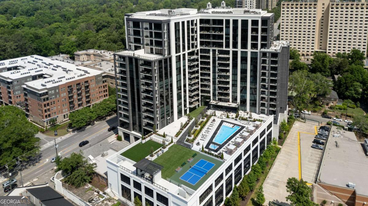 2425 Peachtree RD NE 902
