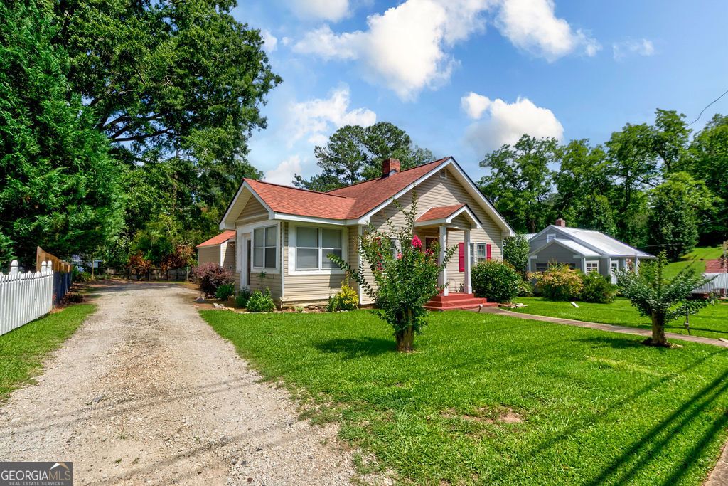 Photo of 408 S Main Street, Greensboro, GA 30642 (MLS # 10791598)