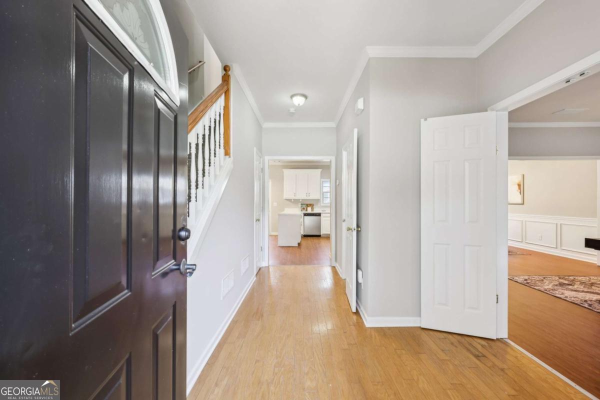 1017 Rolling Forest LN