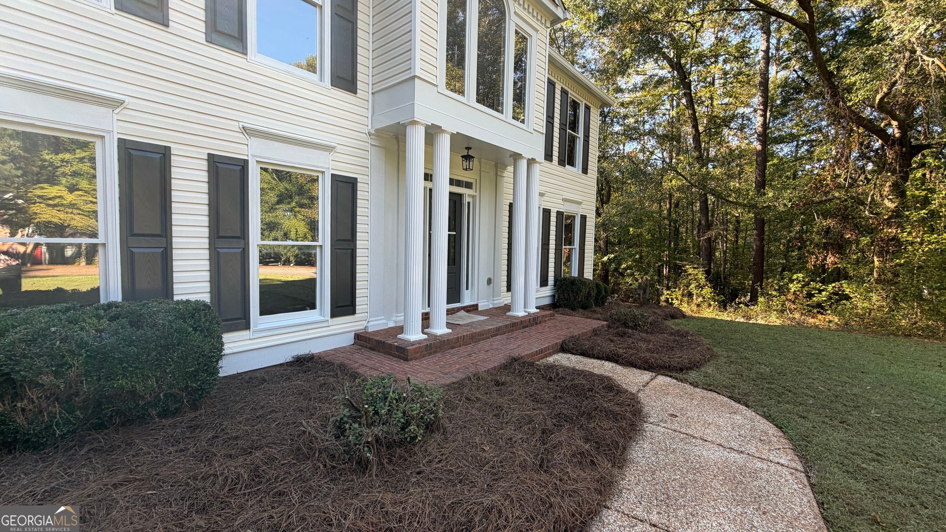 6 Summit LN