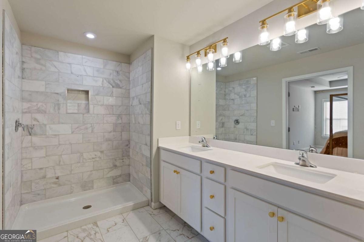 6504 Brooklake CT SE