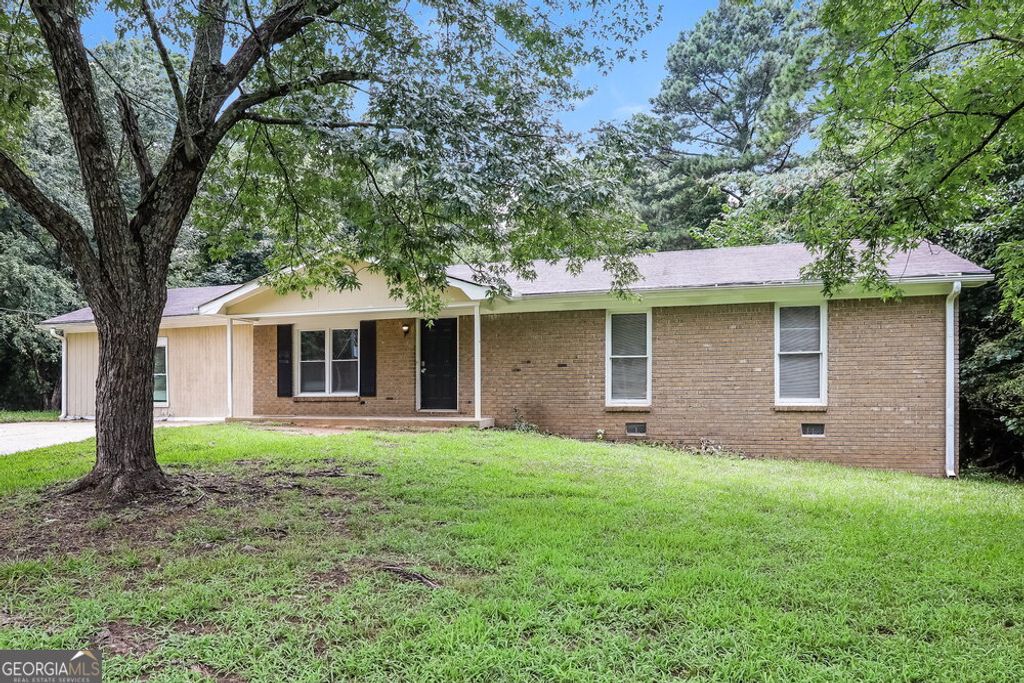 Photo of 1338 W Stoneybrook Drive, Douglasville, GA 30134 (MLS # 10805399)