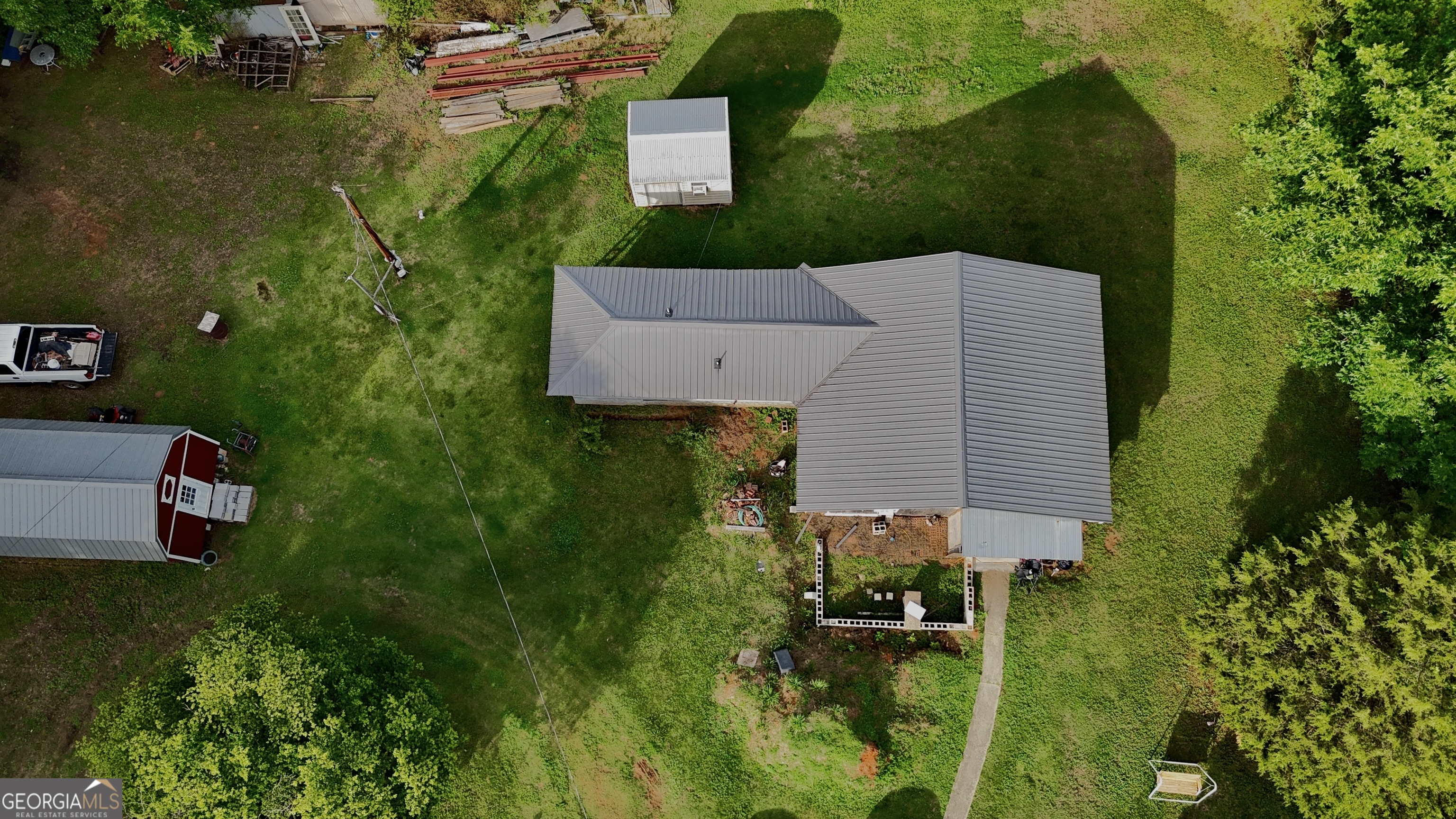 4905 Hudson RD