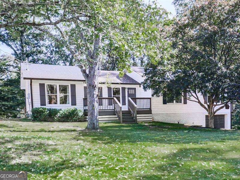 Photo of 6816 Yachting Way, Acworth, GA 30102 (MLS # 10879682)