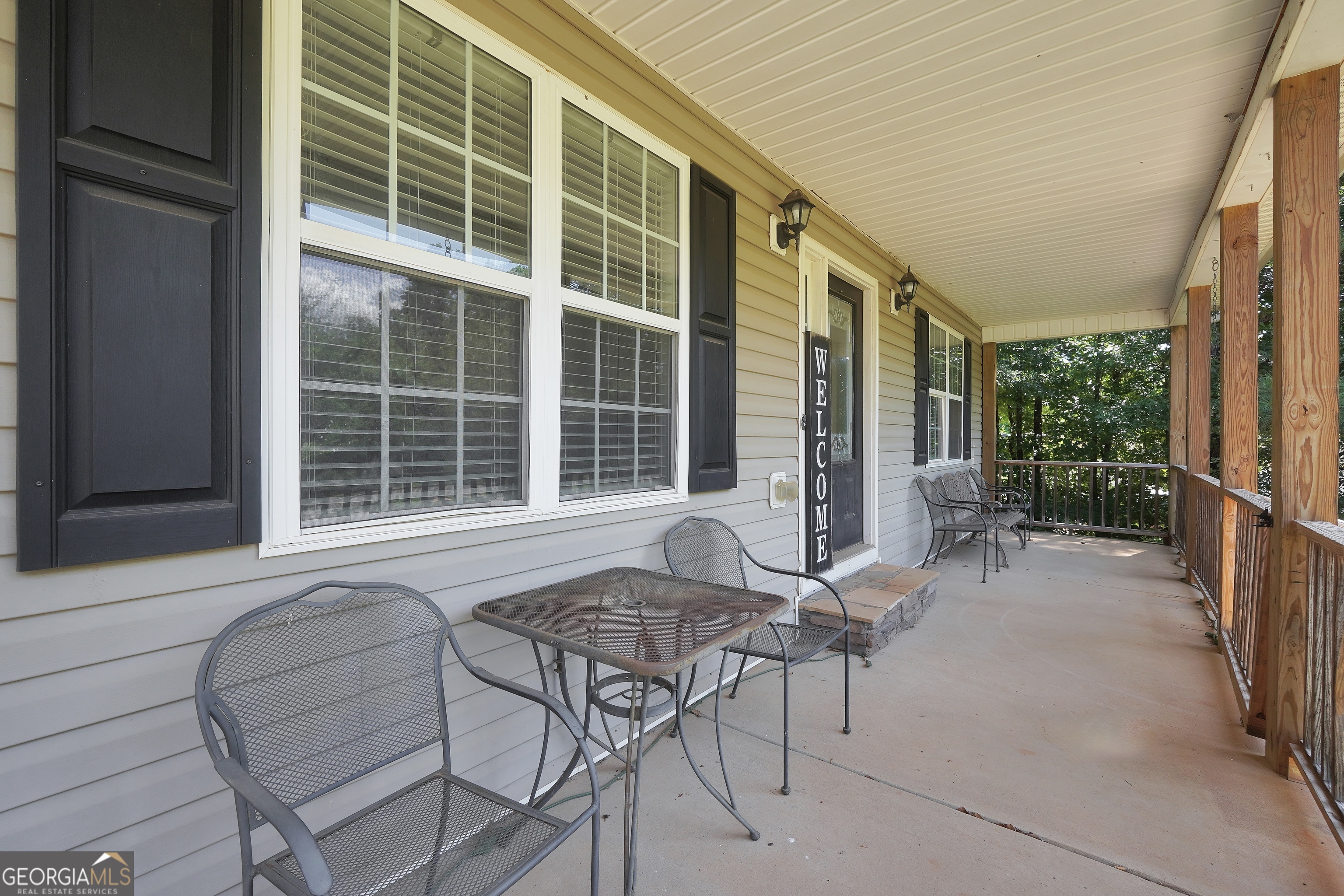 1128 Meadowview DR