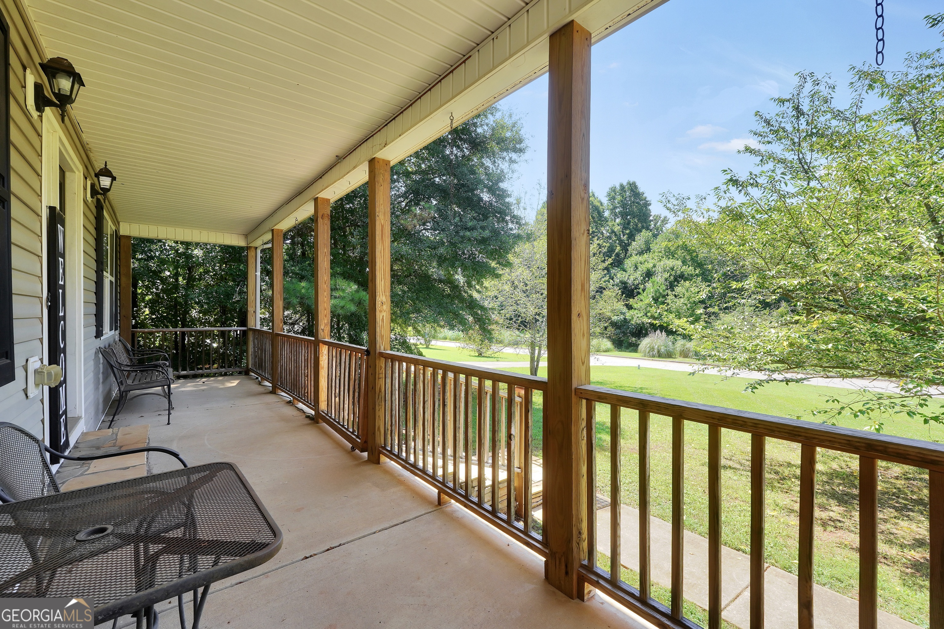 1128 Meadowview DR