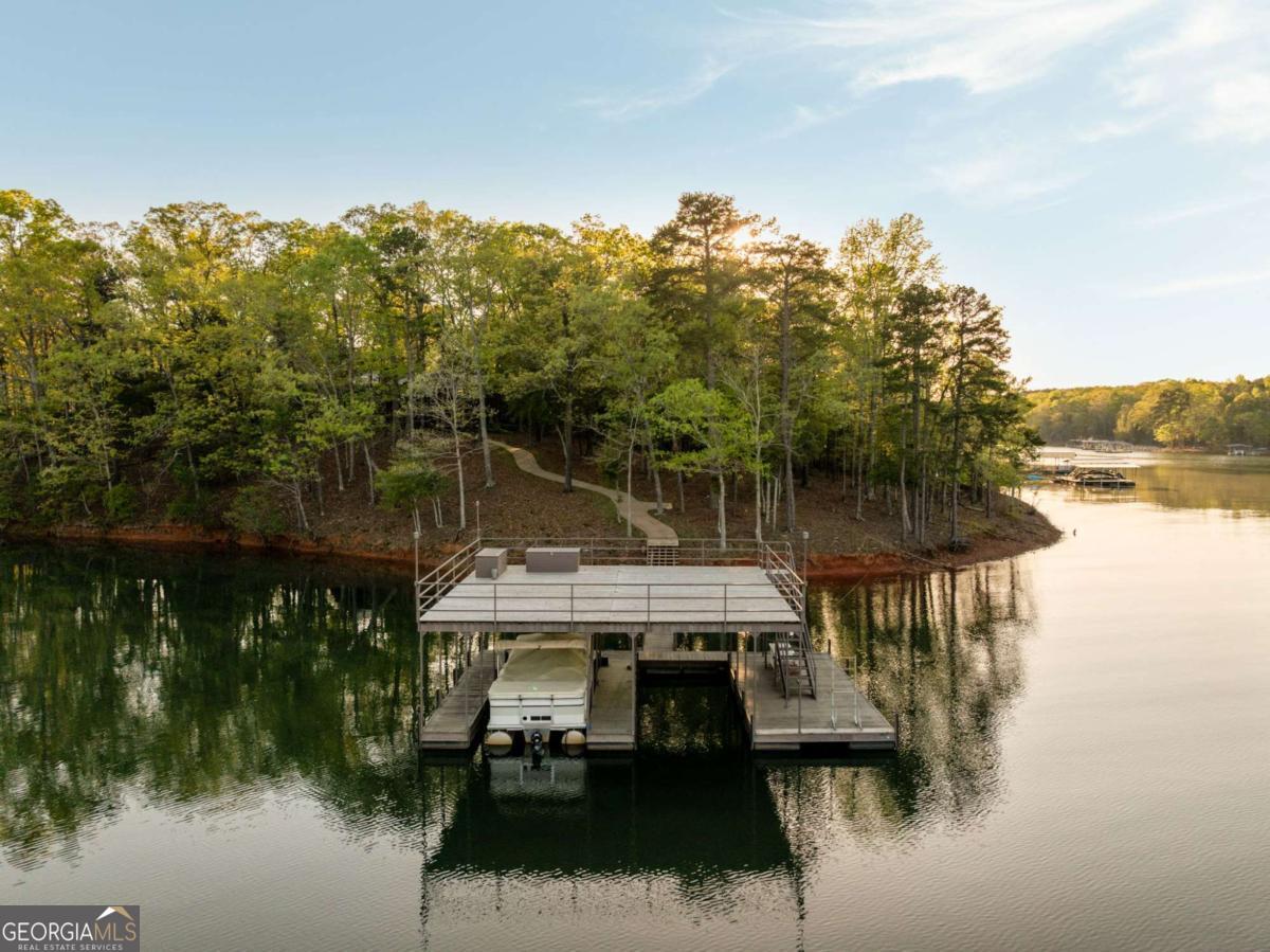 736 Cedar Ridge RD