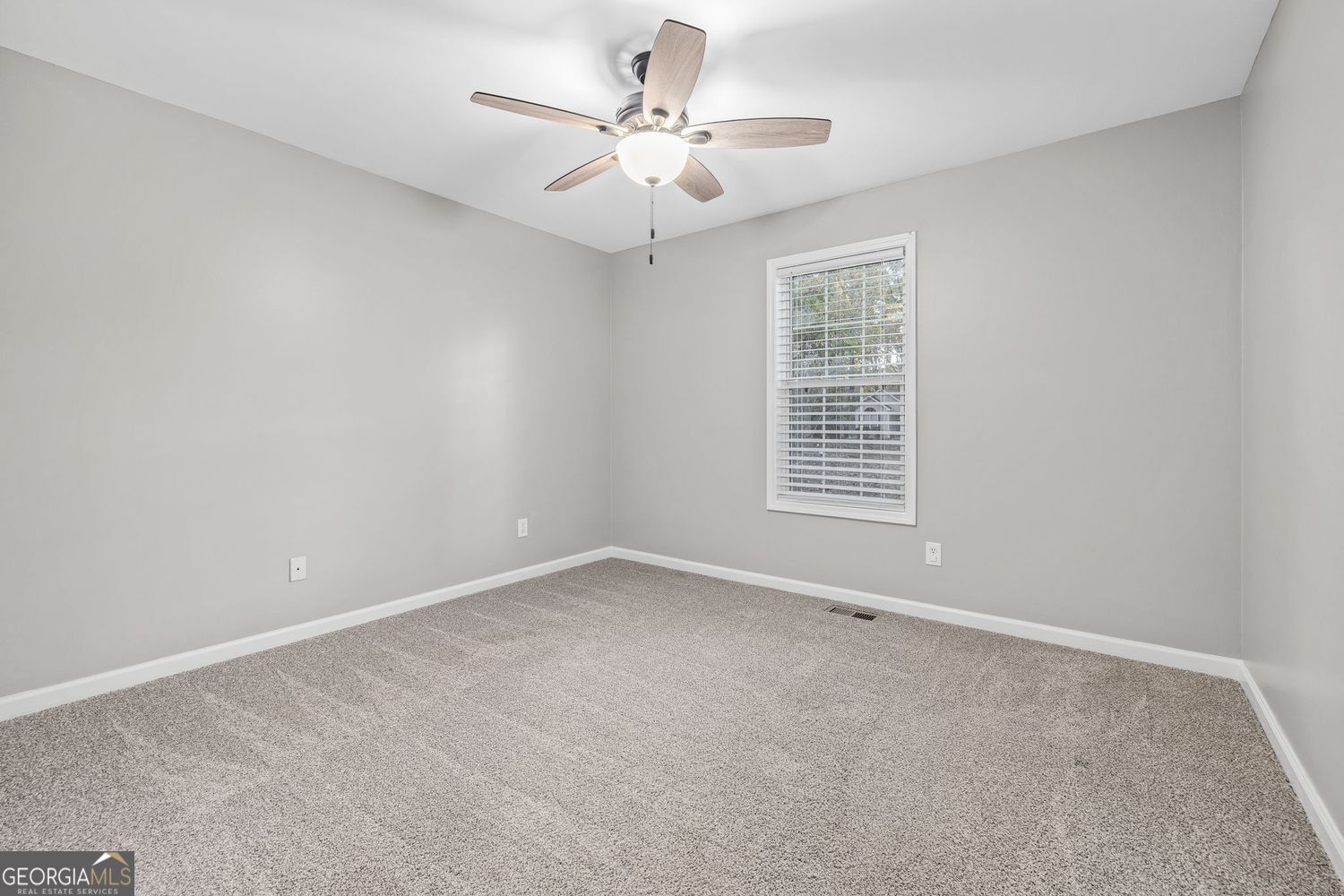 Cumming, Georgia 30040, United States, 4 Bedrooms Bedrooms, ,3 BathroomsBathrooms,Residential,Active,241839