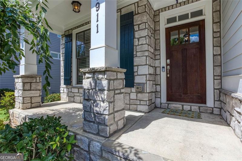 1911 Grand Oaks WAY