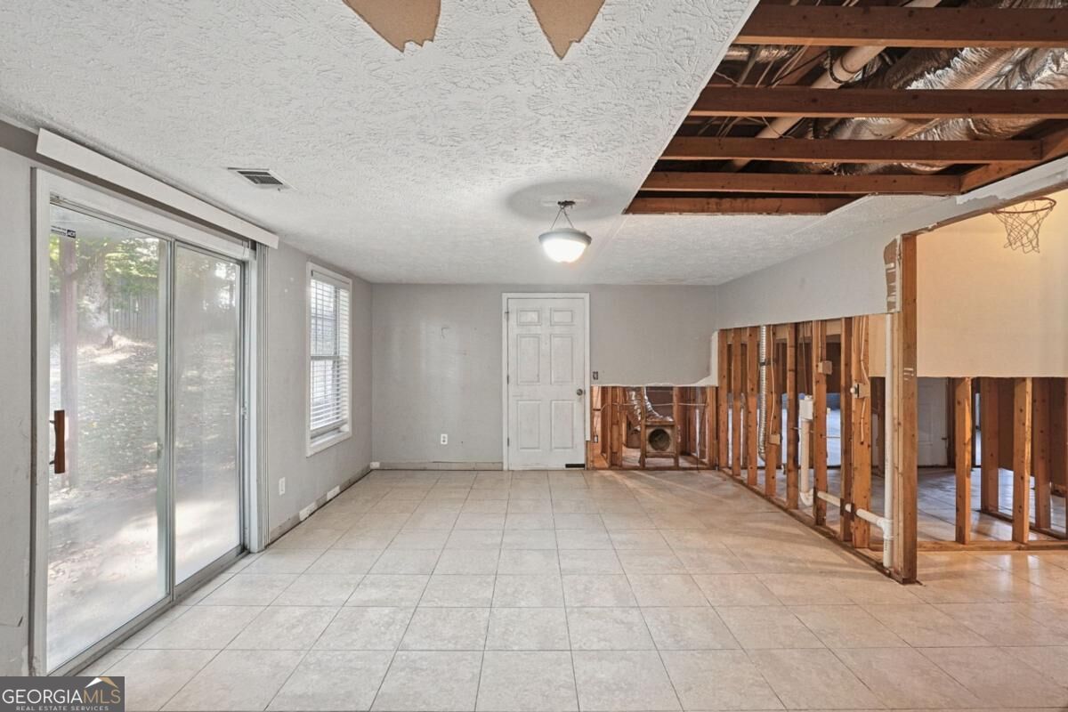 1005 Wolf Springs CV