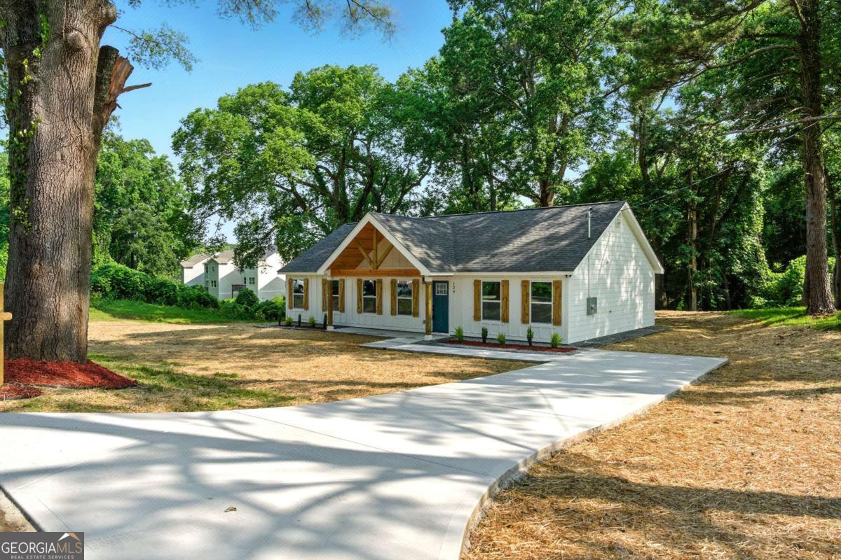 124 Sims DR