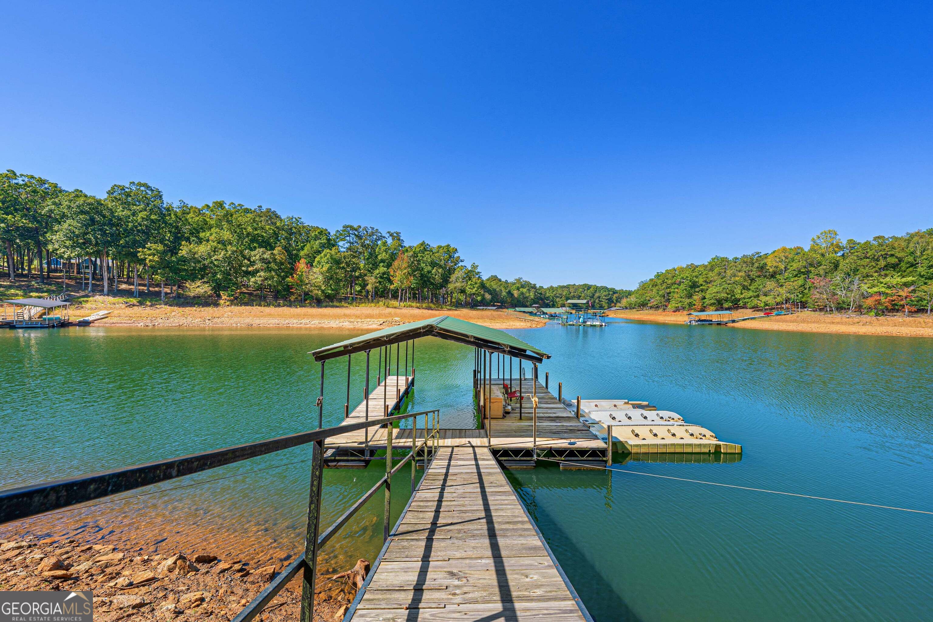 330 Paradise Point RD