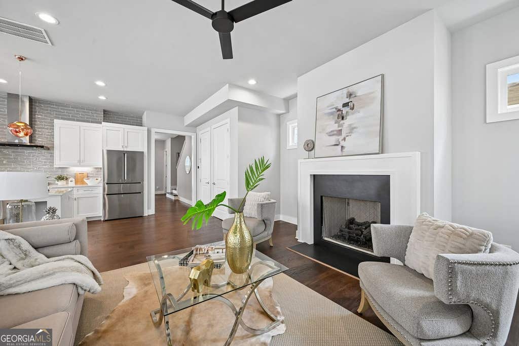 Photo of 4036 Hazel Nut Lake NE, Atlanta, GA 30342 (MLS # 10794321)