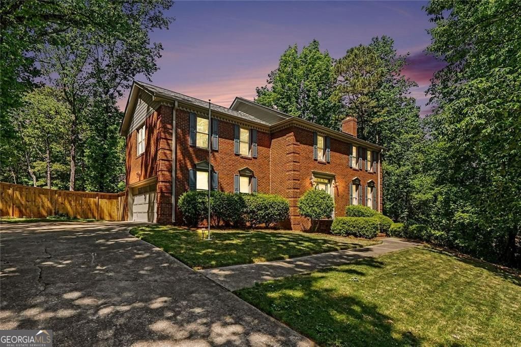 46 Waverly LN