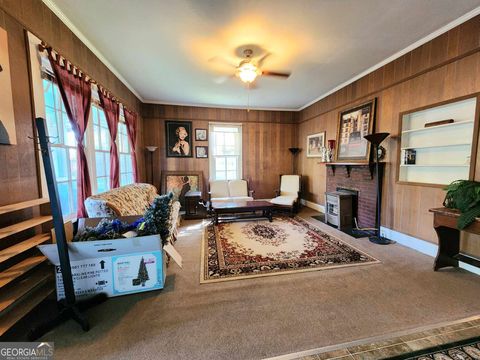 A home in Thomaston