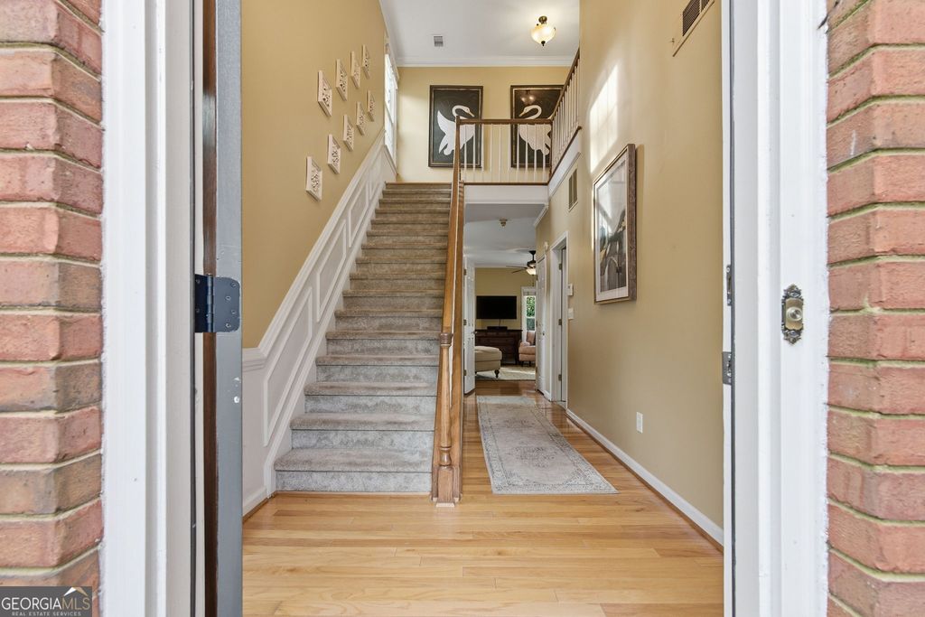 Photo of 1073 Shady Valley Place, Atlanta, GA 30324 (MLS # 10682225)