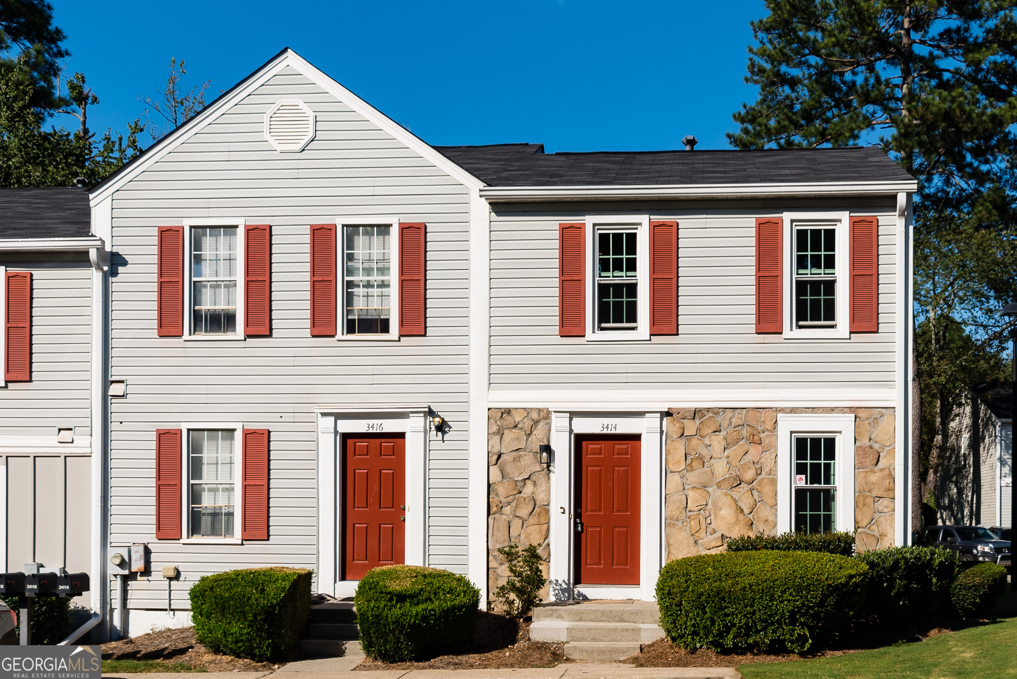 Discover the perfect blend of space and convenience in this large one-bedroom townhome with a versatile loft in the sought-after Spring Harbor community. The open layout features soaring ceilings, great natural light, and a loft that's ideal for a home office, media room, or guest space. Enjoy resort-style living with swim and tennis amenities, a dog park, and beautifully maintained grounds. Spring Harbor is loved for its friendly neighbors, active community feel, and low-maintenance lifestyle. Unbeatable location-just outside the Perimeter on the MARTA line, minutes from I-285, I-85, and GA-400. You're close to dining, shopping, Mercer University, CDC, Emory, UPS Faculty and Perimeter Mall, with parks and green spaces nearby. If you're looking for comfort, convenience, and community, 3414 Bayshore Dr is a must-see!