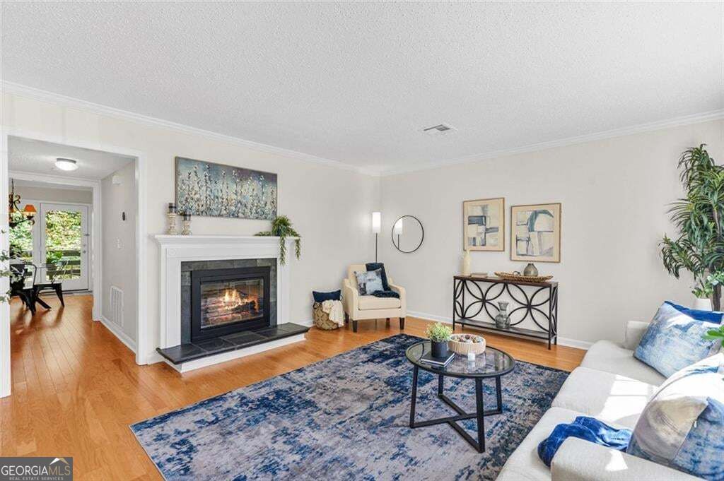 2474 Northlake CT NE