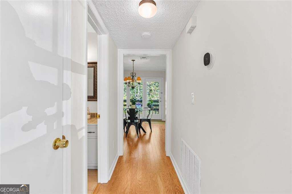 2474 Northlake CT NE