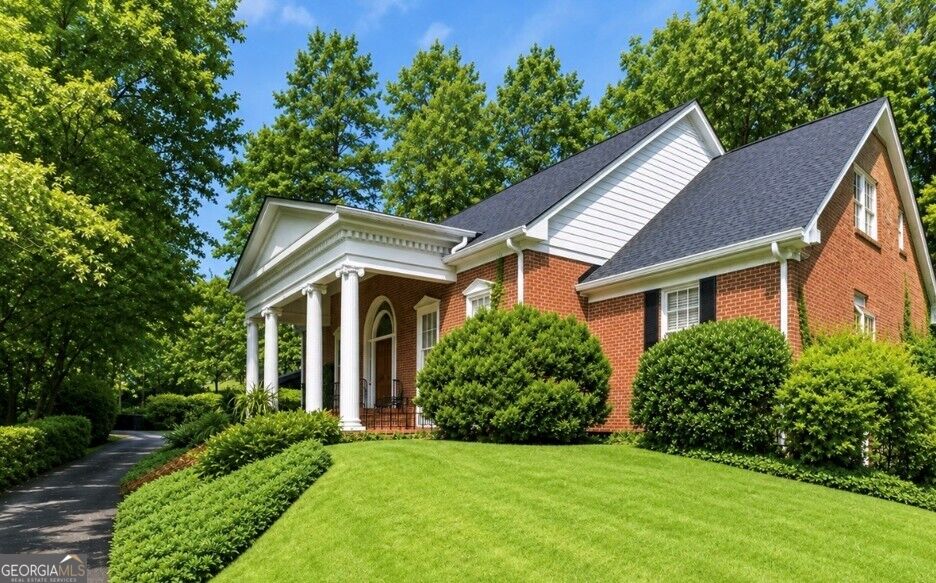 15 Lenox Circle SE