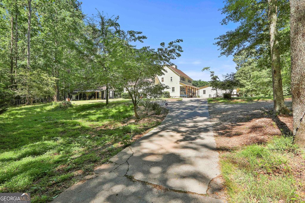 Photo of 40 Tanglewood Road, Newnan, GA 30263 (MLS # 10678103)