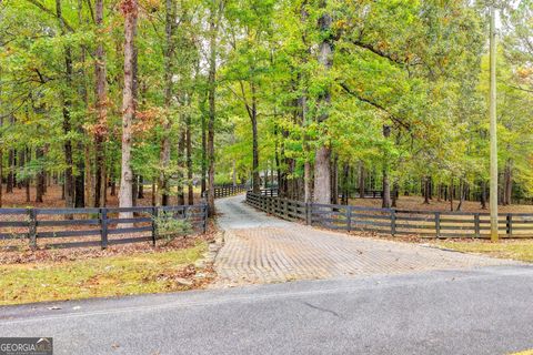 1174 Bear Creek RD Moreland GA 30259