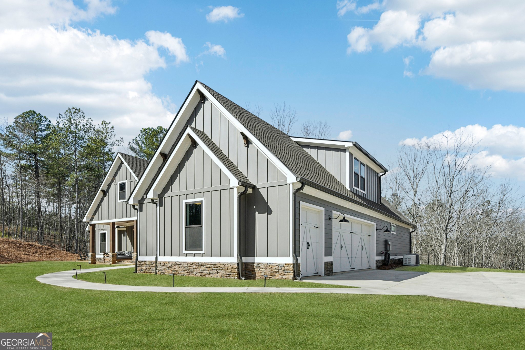 687 River Highlands RD