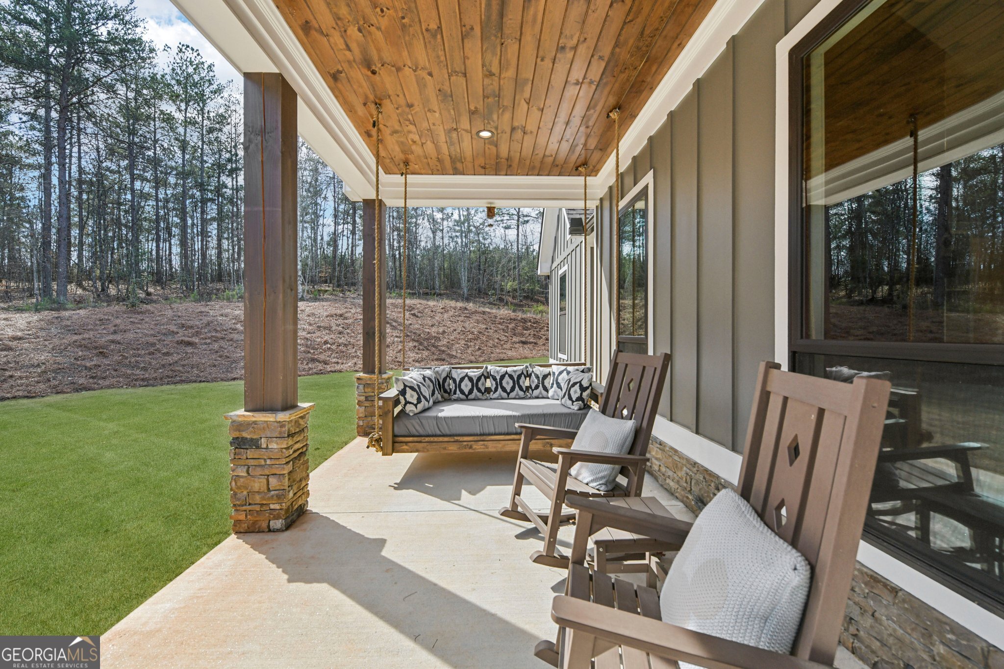 687 River Highlands RD