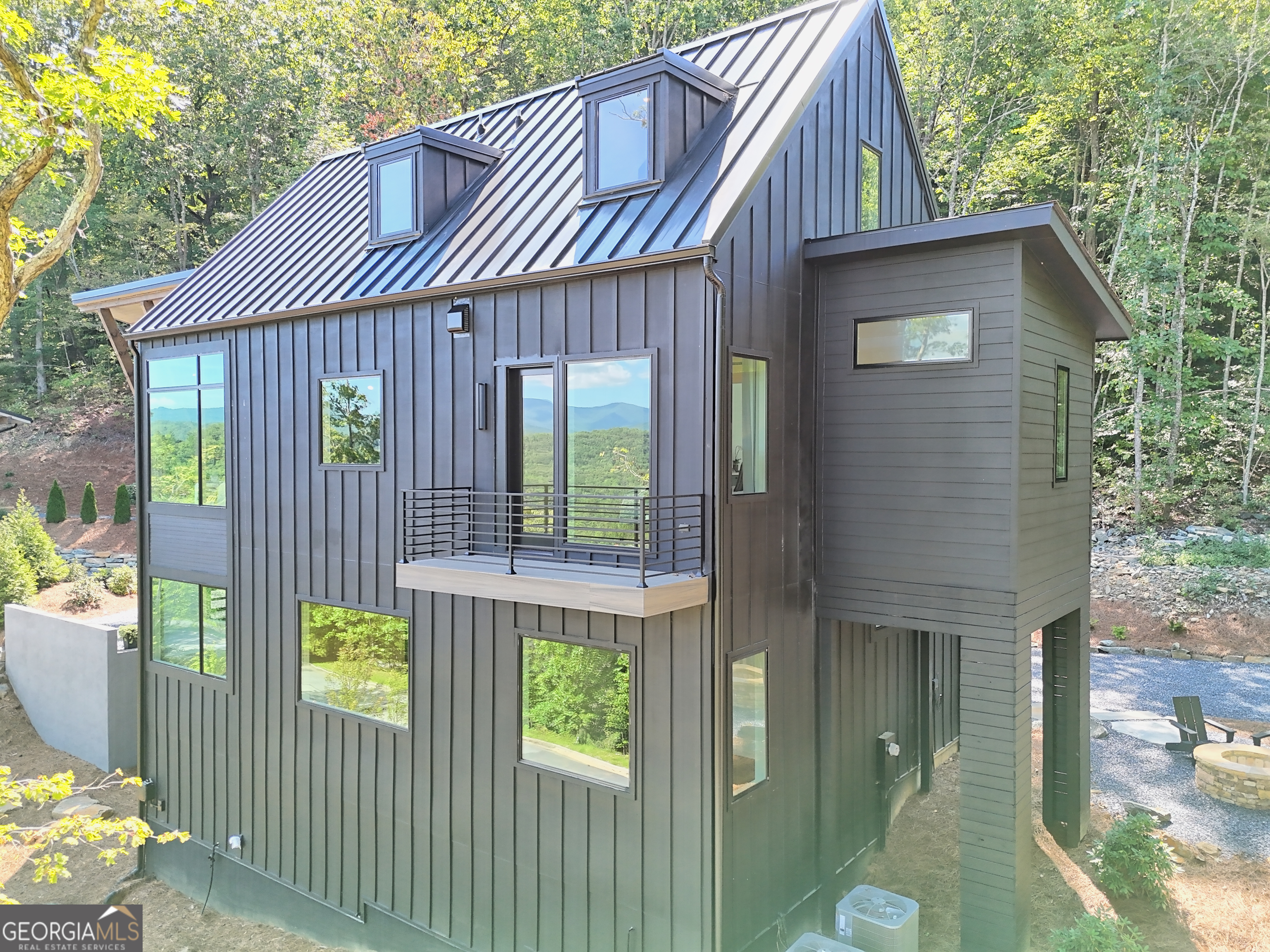 Clayton, Georgia 30525, United States, 4 Bedrooms Bedrooms, ,5 BathroomsBathrooms,Residential,Active,200462