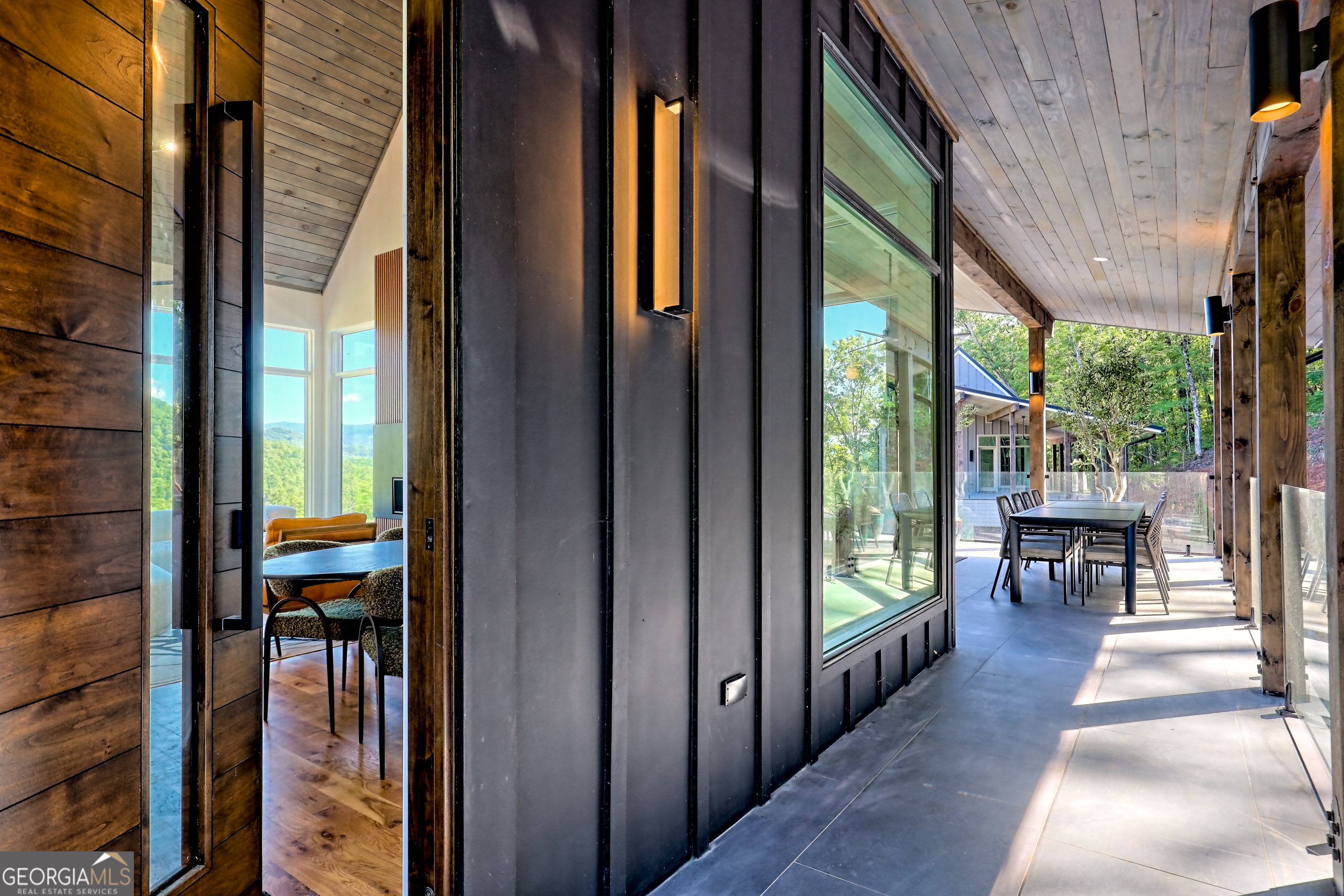 Clayton, Georgia 30525, United States, 4 Bedrooms Bedrooms, ,5 BathroomsBathrooms,Residential,Active,200462