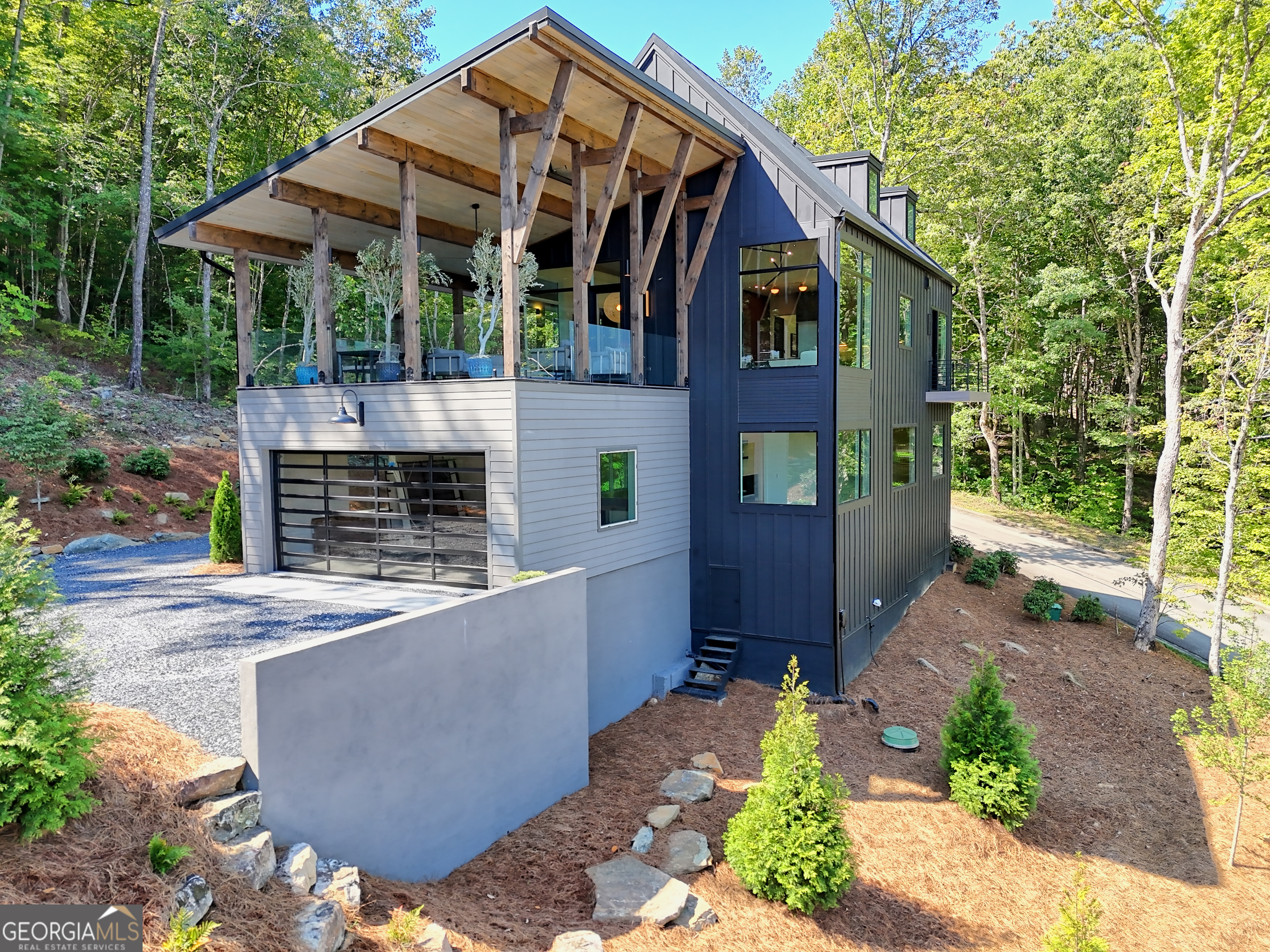 Clayton, Georgia 30525, United States, 4 Bedrooms Bedrooms, ,5 BathroomsBathrooms,Residential,Active,200462