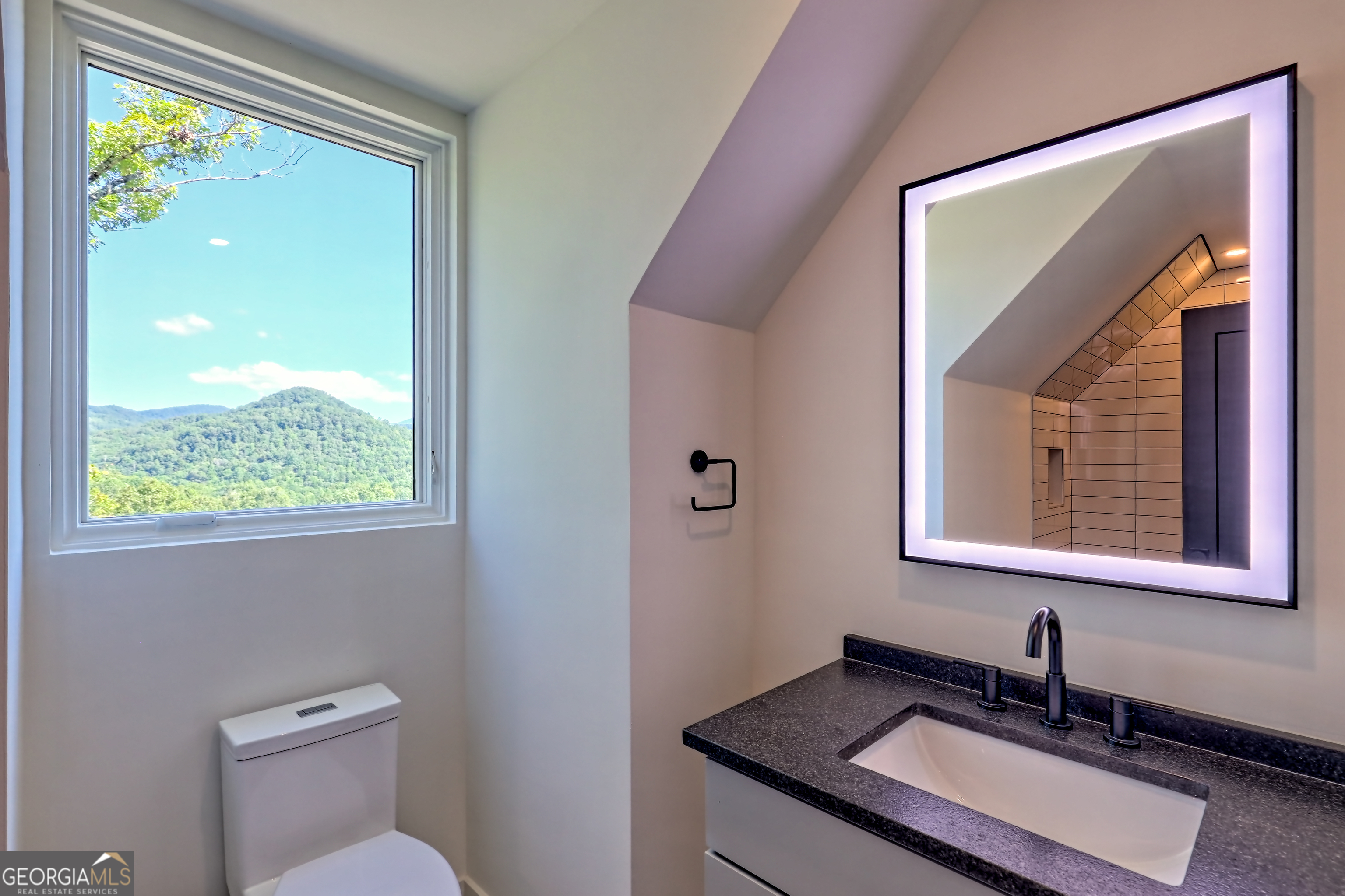 Clayton, Georgia 30525, United States, 4 Bedrooms Bedrooms, ,5 BathroomsBathrooms,Residential,Active,200462