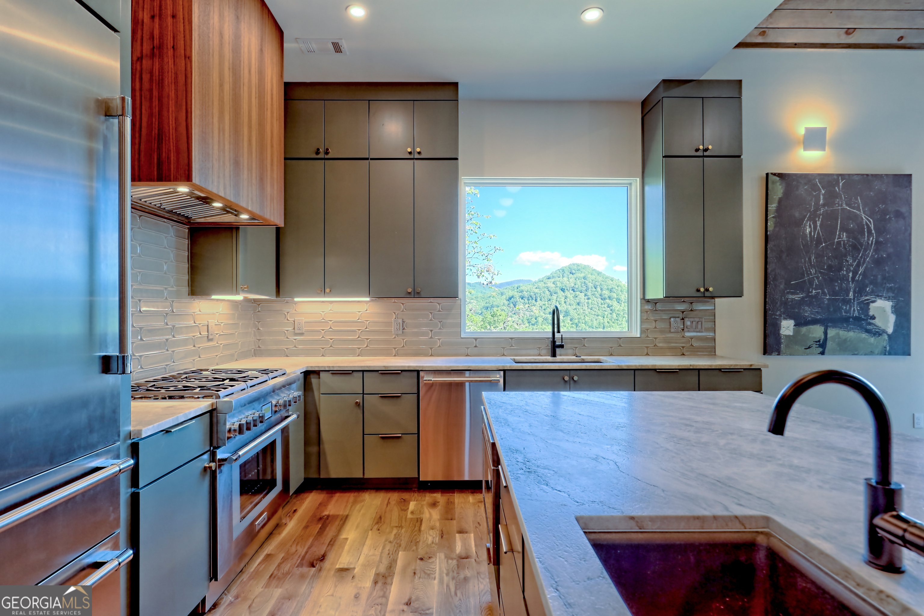 Clayton, Georgia 30525, United States, 4 Bedrooms Bedrooms, ,5 BathroomsBathrooms,Residential,Active,200462