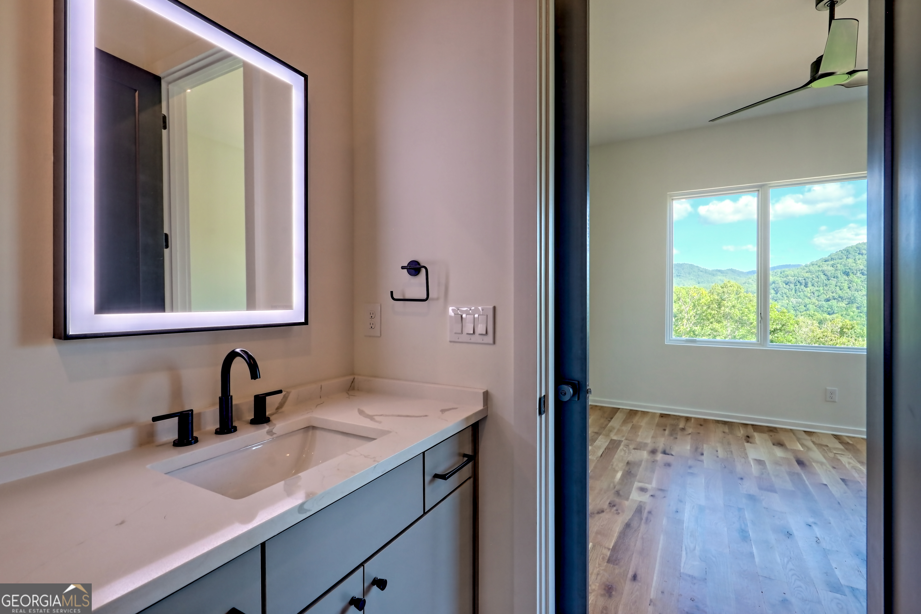 Clayton, Georgia 30525, United States, 4 Bedrooms Bedrooms, ,5 BathroomsBathrooms,Residential,Active,200462