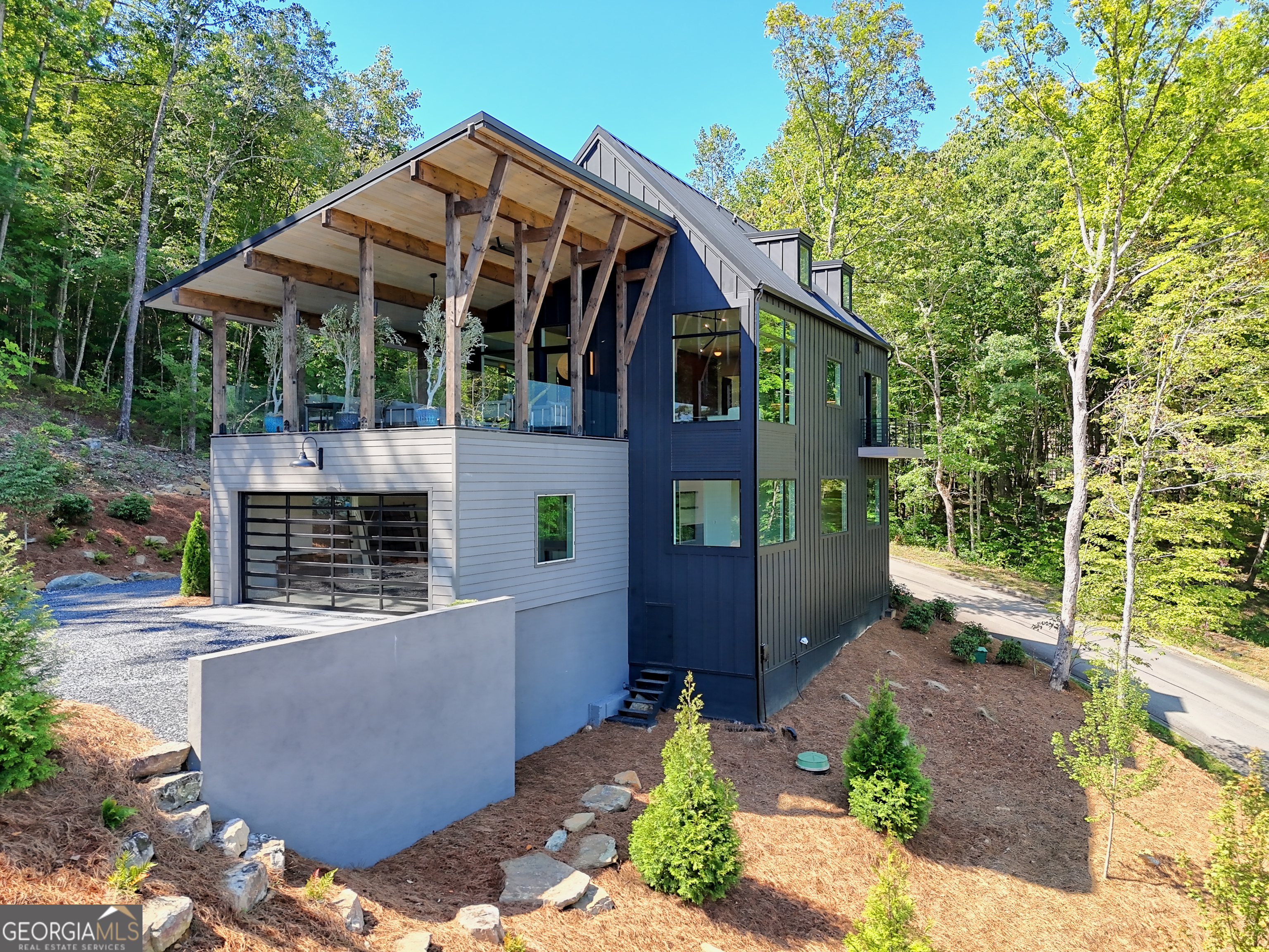 Clayton, Georgia 30525, United States, 4 Bedrooms Bedrooms, ,5 BathroomsBathrooms,Residential,Active,200462