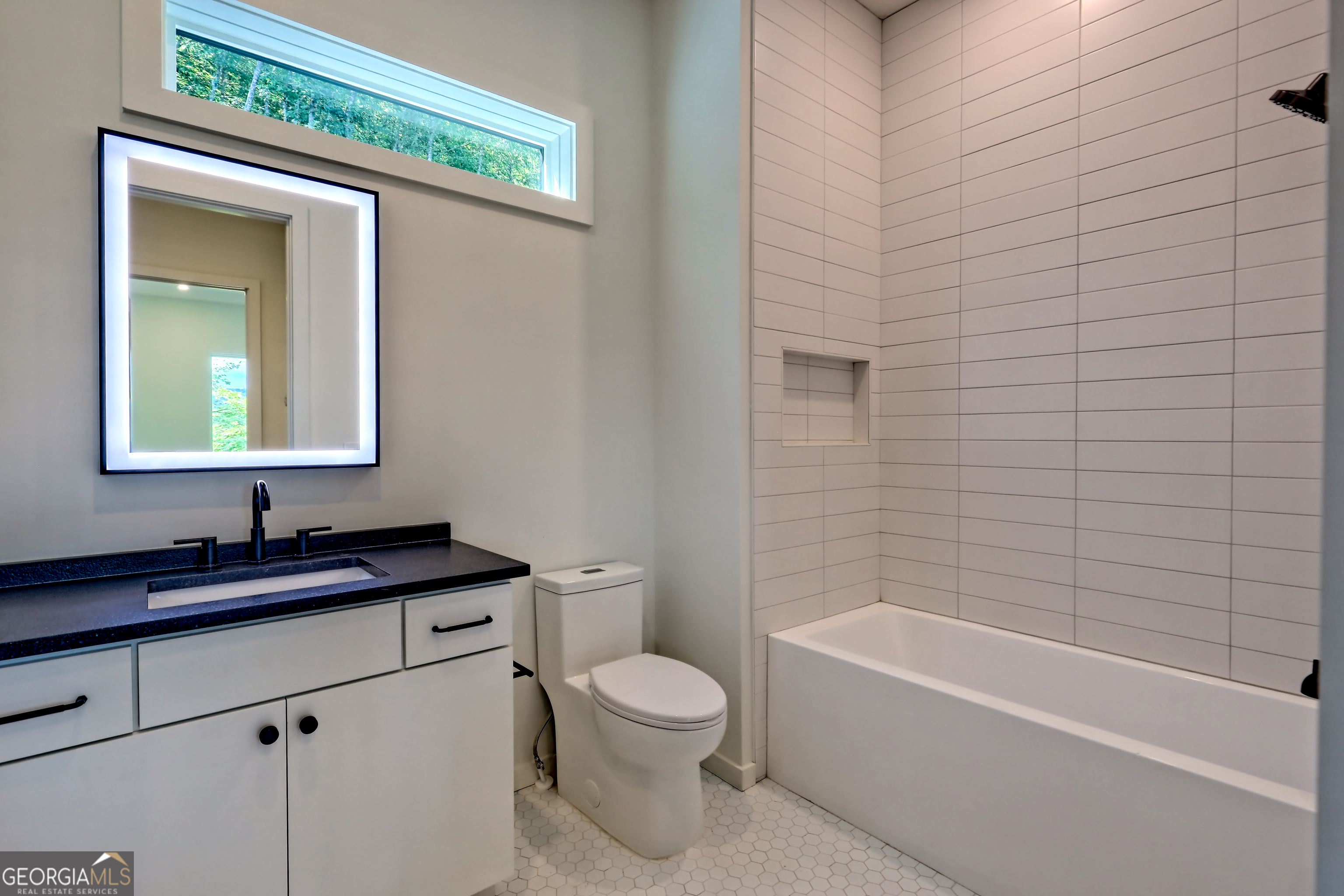 Clayton, Georgia 30525, United States, 4 Bedrooms Bedrooms, ,5 BathroomsBathrooms,Residential,Active,200462