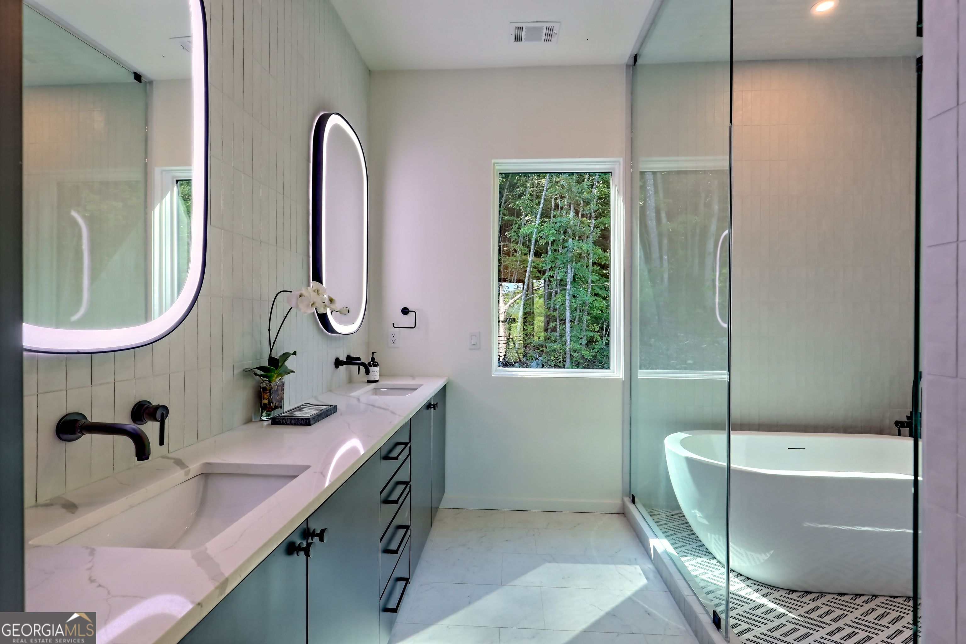 Clayton, Georgia 30525, United States, 4 Bedrooms Bedrooms, ,5 BathroomsBathrooms,Residential,Active,200462