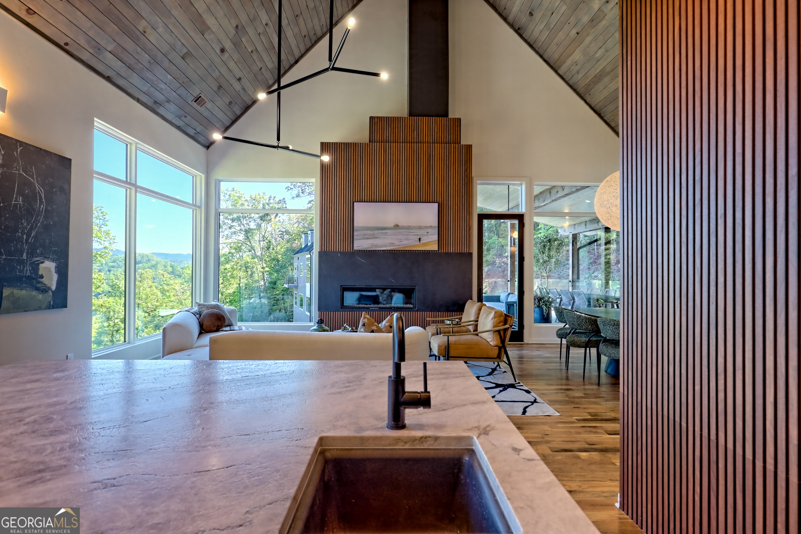 Clayton, Georgia 30525, United States, 4 Bedrooms Bedrooms, ,5 BathroomsBathrooms,Residential,Active,200462