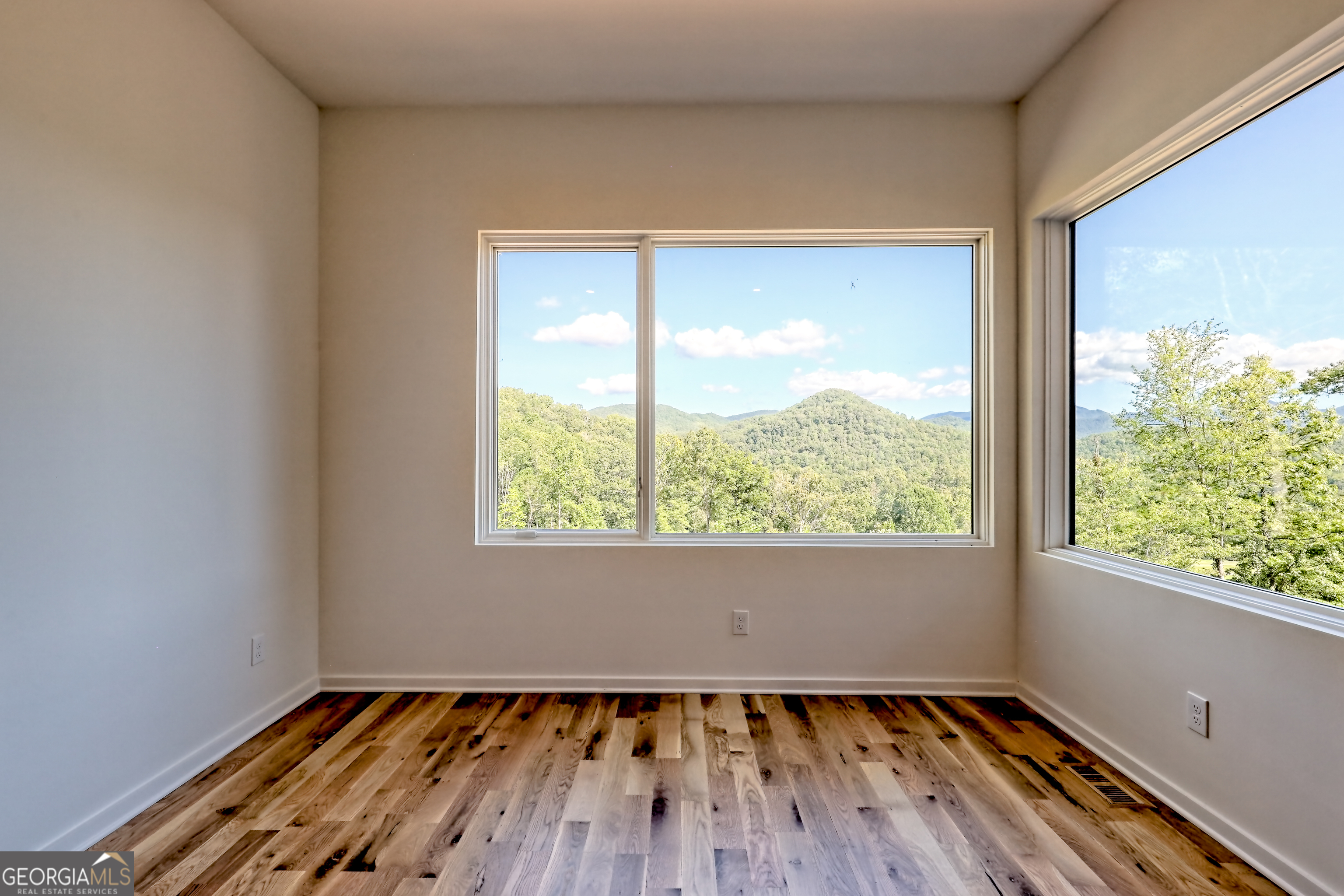 Clayton, Georgia 30525, United States, 4 Bedrooms Bedrooms, ,5 BathroomsBathrooms,Residential,Active,200462