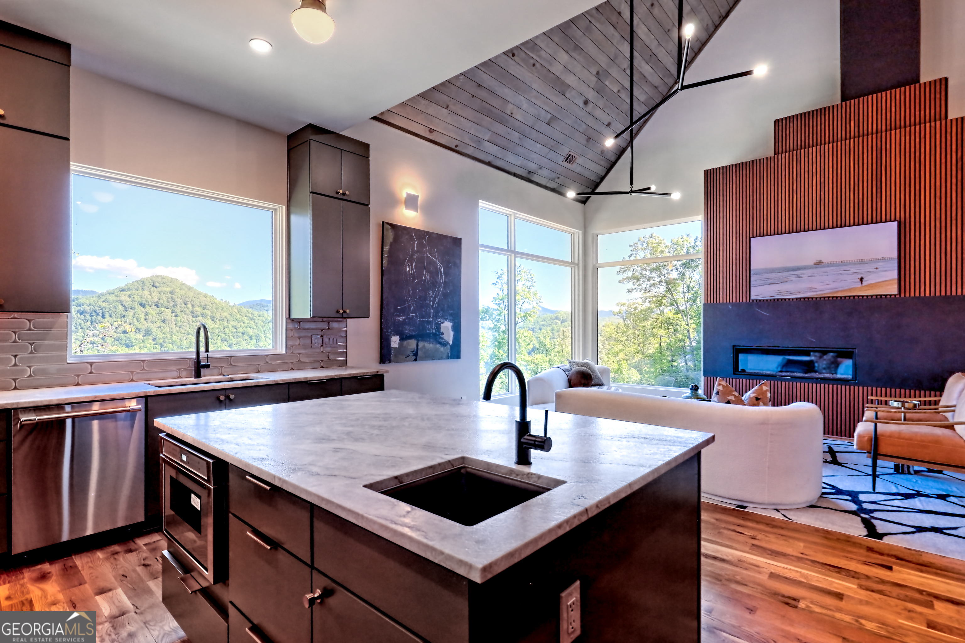 Clayton, Georgia 30525, United States, 4 Bedrooms Bedrooms, ,5 BathroomsBathrooms,Residential,Active,200462