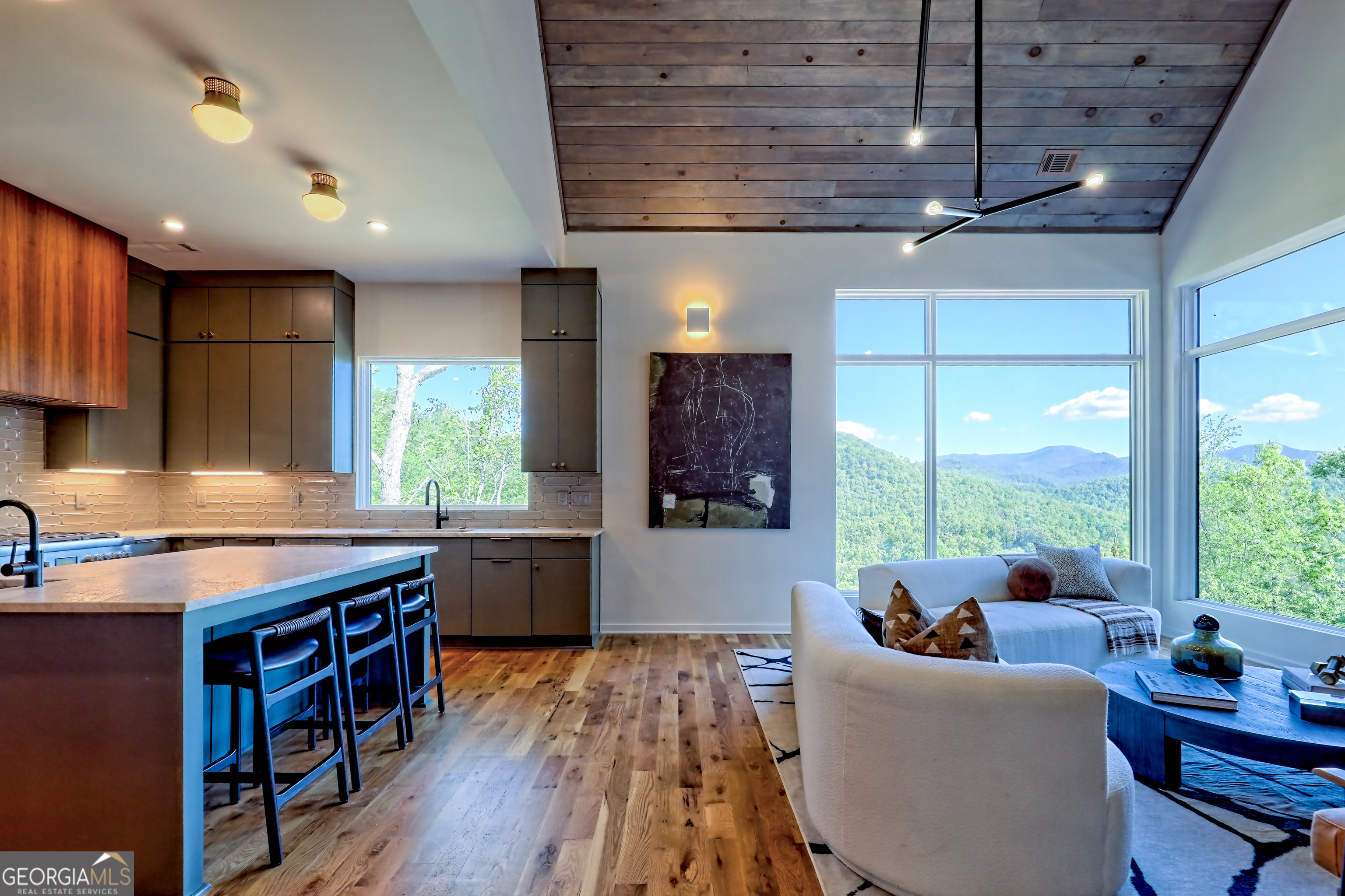 Clayton, Georgia 30525, United States, 4 Bedrooms Bedrooms, ,5 BathroomsBathrooms,Residential,Active,200462