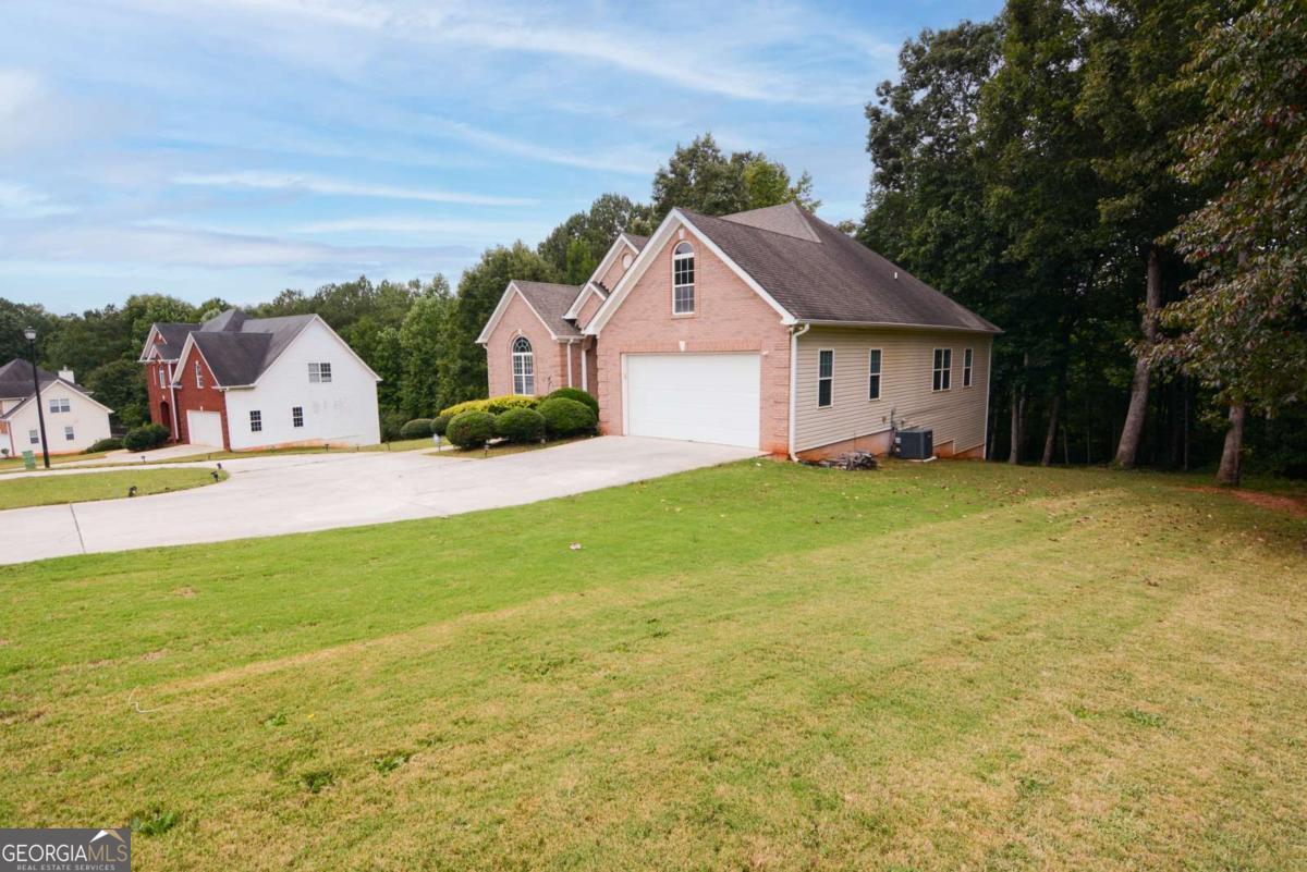 560 Clearbrook DR