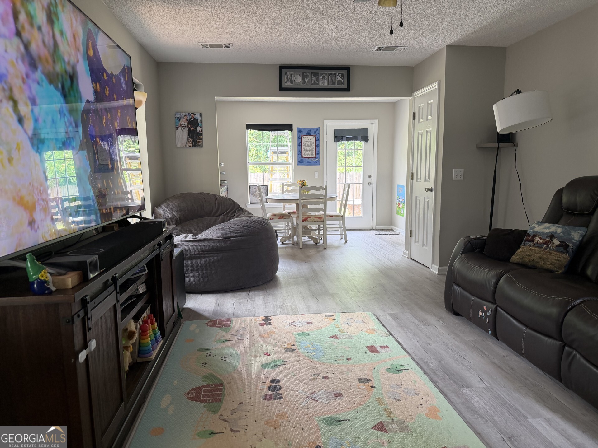 125 Lake Wellington DR