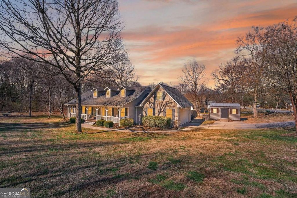 Photo of 165 Richland Street, Calhoun, GA 30701 (MLS # 10695137)